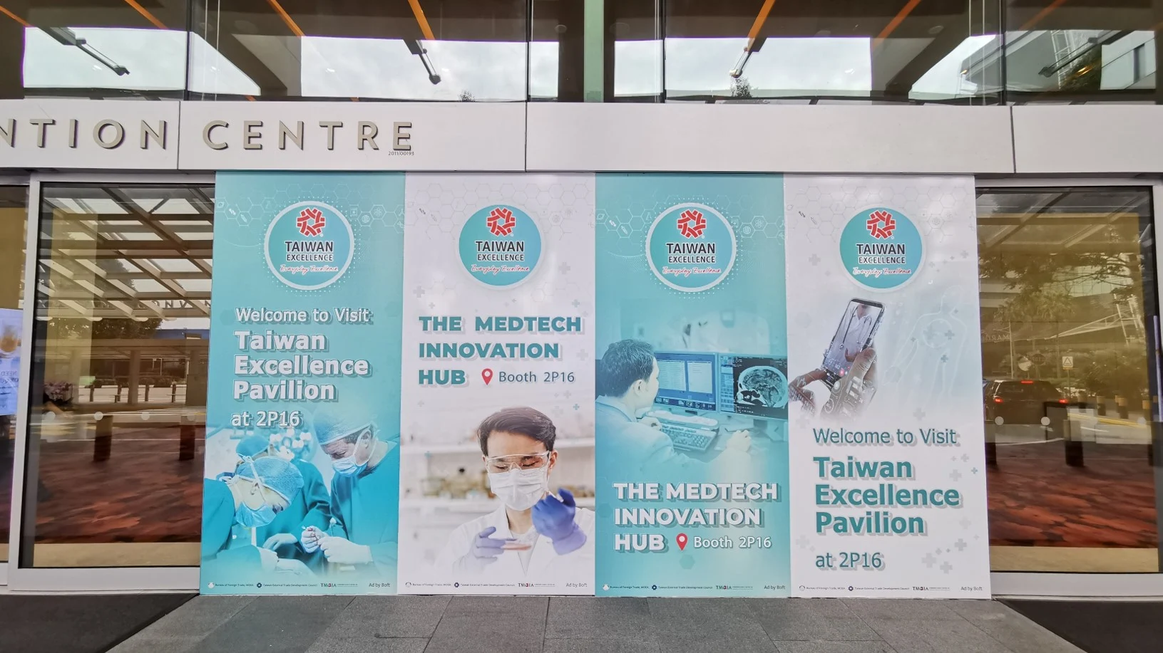 Sands Expo Porte-Cochere Window Clings 2